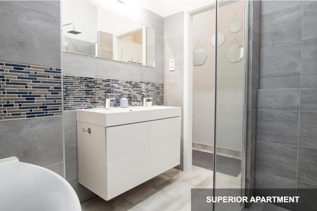 Bpr Agathe Elegant Suite With Parliament View บูดาเปสต์ ภายนอก รูปภาพ